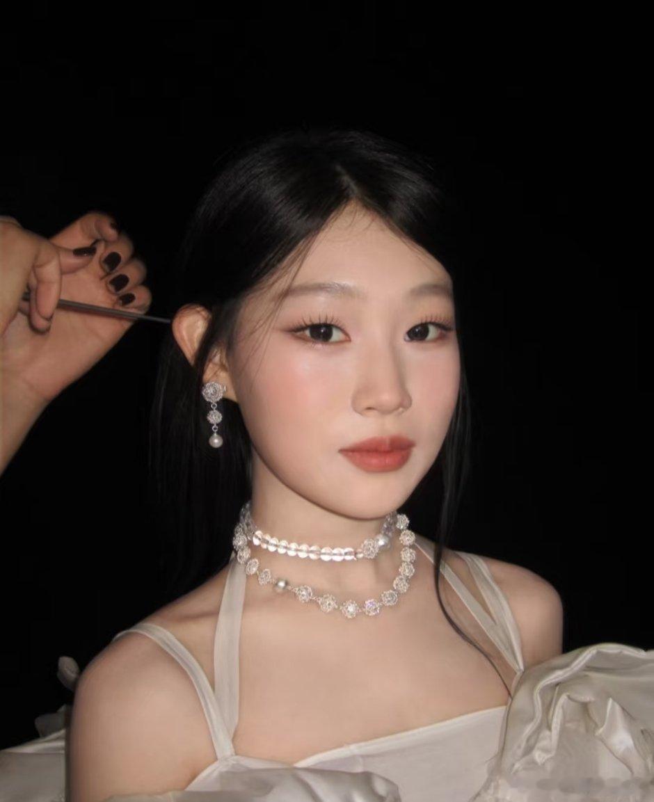 沈佳润的妆是王亚飞画的💄​​​