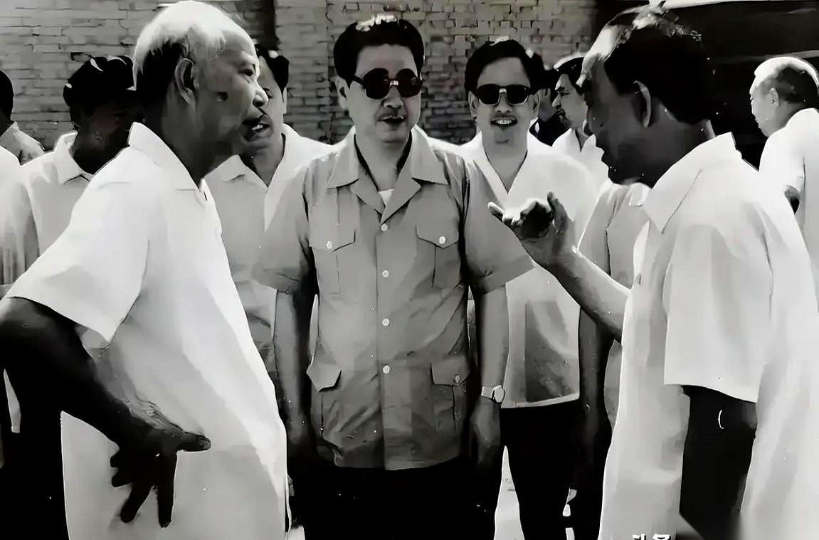 1984年，神头一电厂的工地，热浪熏天。几百号工人正跟一堆钢铁疙瘩较劲，突然，