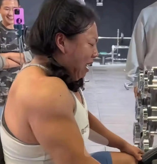 太过分了！浙江，男子穿紧身裤上健身课，在练下肢时，竟然被女教练指“性骚扰”！女教
