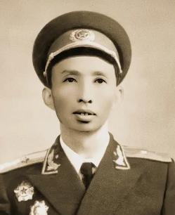 1955年，开国少将李迎希，因为一场职务误会，授衔时评低了一级，他对此十分不满，