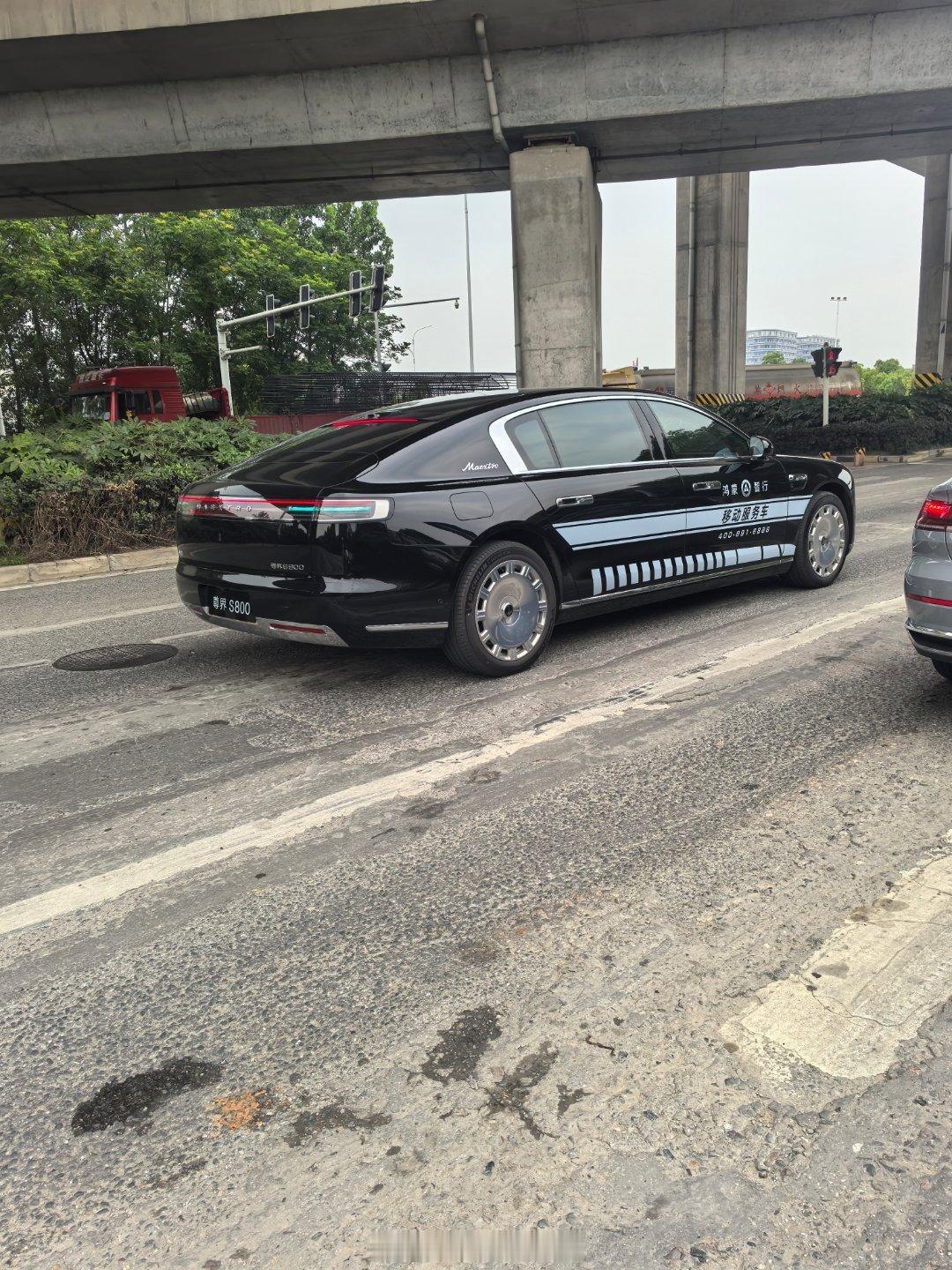 尊界S800移动服务车，排面