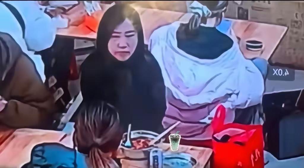 泼汤女最新后续，女孩已经发文，表示结果很满意。这下黑衣女子彻底坐不住