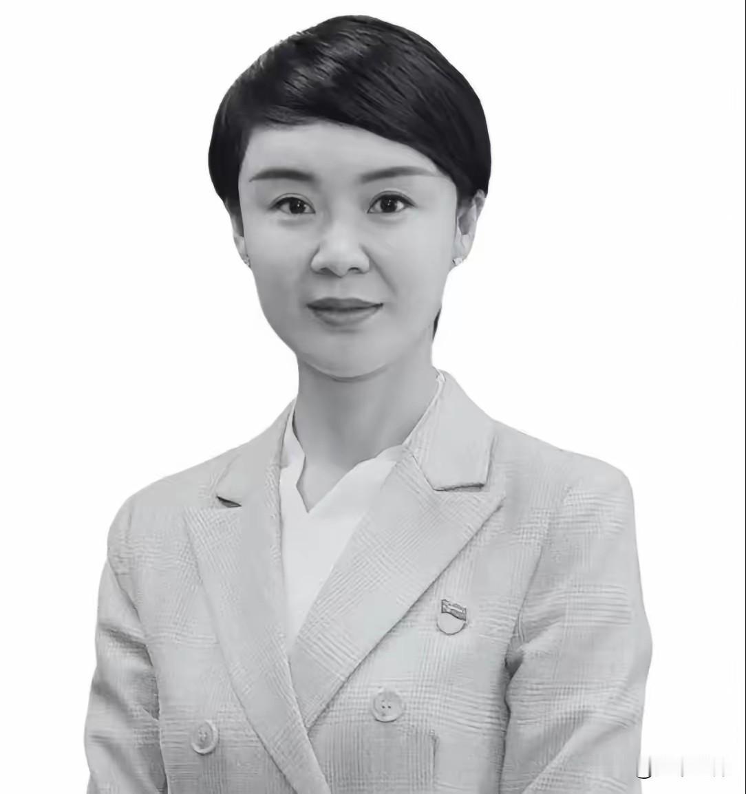 直到今天我才明白贺娇龙为什么工作这么拼命查了一下她的背景首先发现了一个重大细