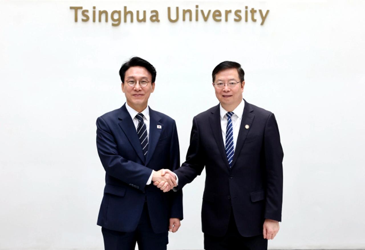 韩国总理金民锡抵达清华大学访问！6月23日，是韩国总理金民锡访华抵达北京的第