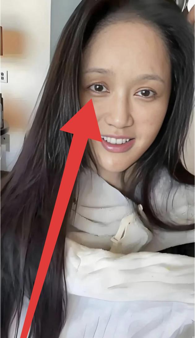 这才是陈乔恩真实的状态，不要太美化明星了，其实卸了妆的他们，看着也很疲惫
