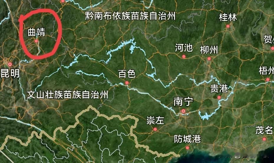 从这张图可以清晰地看出，珠江的主体——西江，实际是两条大江汇合而成的。南面略短的