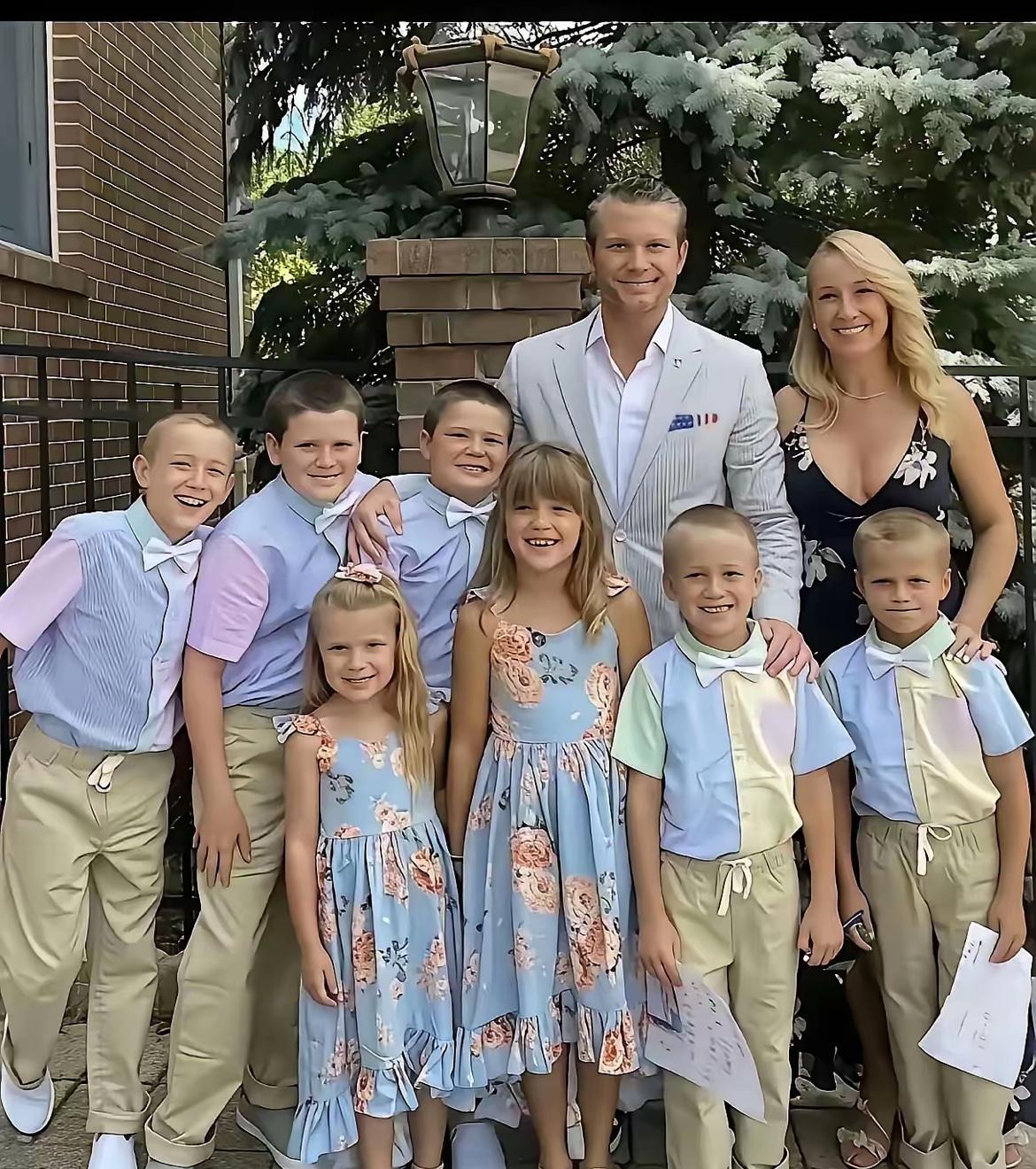 美国防长赫格塞思妥妥人生大赢家。​不到46岁，结了3次婚，有7个孩子。他身上