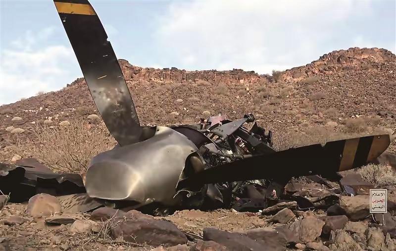 伊朗专家完全学俄罗斯做事，将美MQ一4最先进无人无人机当众拆解还将一枚完整俘获