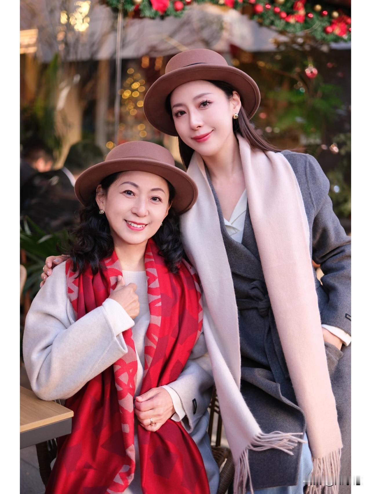 新年开运母女装🧣围巾就要红配粉！圣诞、元旦、新年…节日扎堆的年底更要好好陪