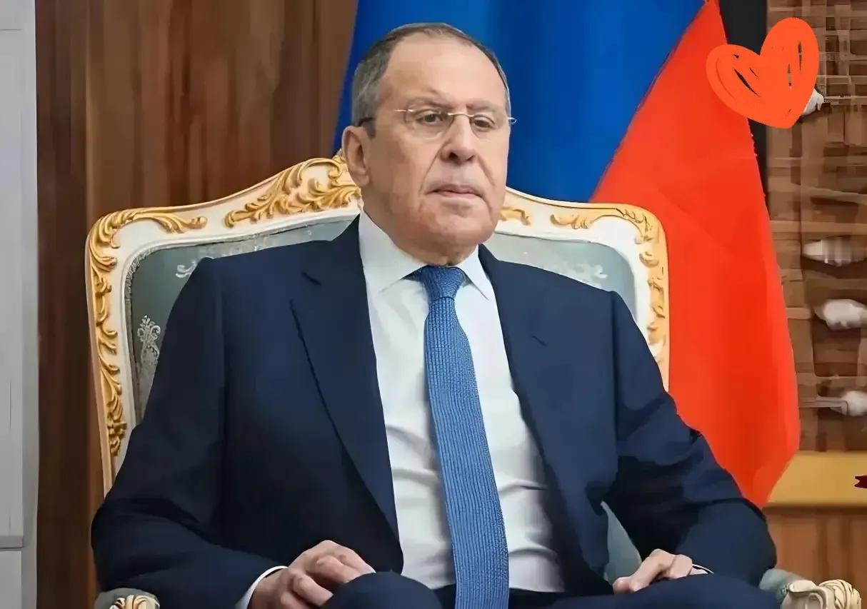 就在今天！俄媒直言不讳戳破真相：东方大国根本不惧亚太围堵，手里两张王牌直接稳