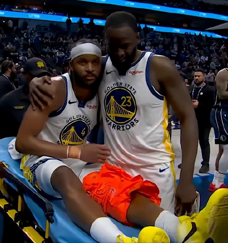 重伤！穆迪膝盖凹进去了！这是穆迪伤愈复出的第一场，打了34分钟，强度稍微有一