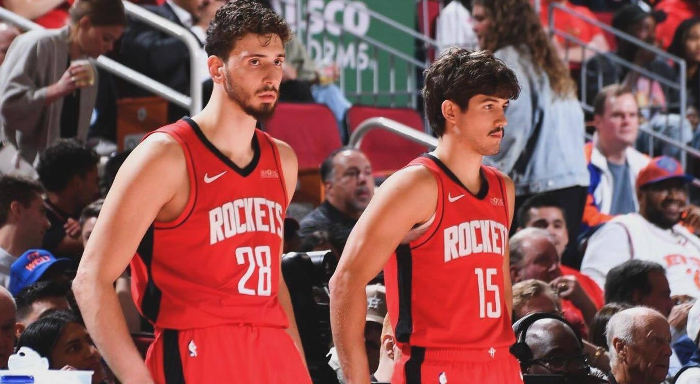 接下来火箭队的对手是开拓者和魔术。前一场火箭大胜奇才队的比赛中，谢泼德在比赛里轻