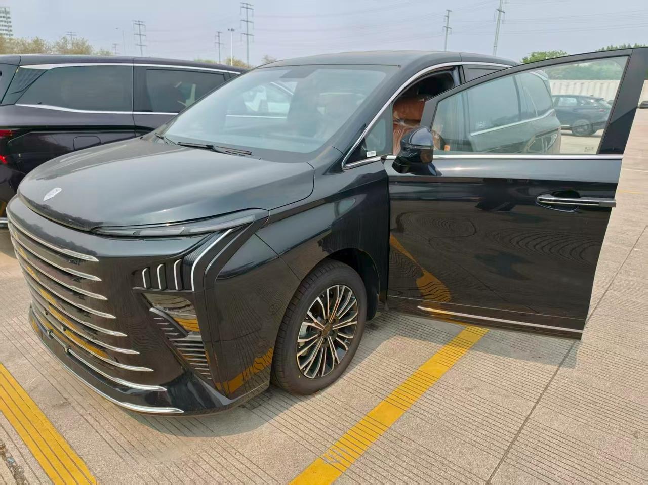 库存新车风行混动7座MPV，星海V9，26款越享系列200km舒适型，油耗