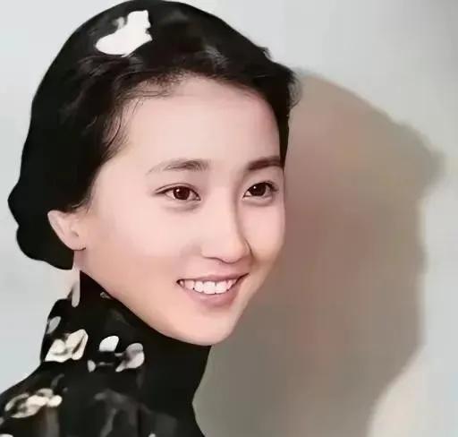 钱学森36岁仍未婚，妹妹钱学英给他介绍对象，他却说：要不你嫁给我吧！194