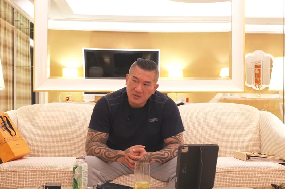 馆长：我可以陪陈佩琪去天安门馆长在昨天（18日）的节目中表示，“我看到陈佩琪