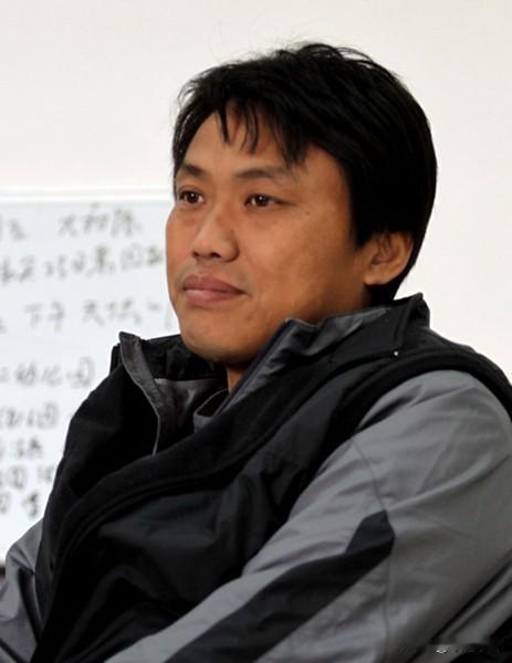退役后，在洪元硕和杨祖武的介绍下，刘建军来到北京国安1991梯队担任教练。他在京