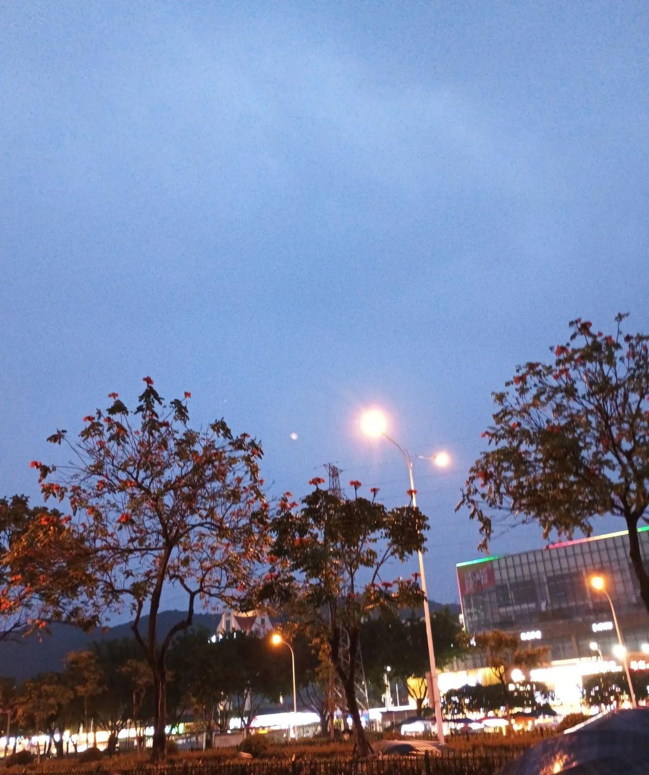 内心爱发酒疯的三大生肖男说内心爱发酒疯的生肖男，还真有些说法。像属牛的，平常稳