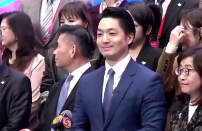 新一轮的“围台”军演要来了，蒋万安幸亏昨天快速参加双城论坛就从上海飞回了台北，要