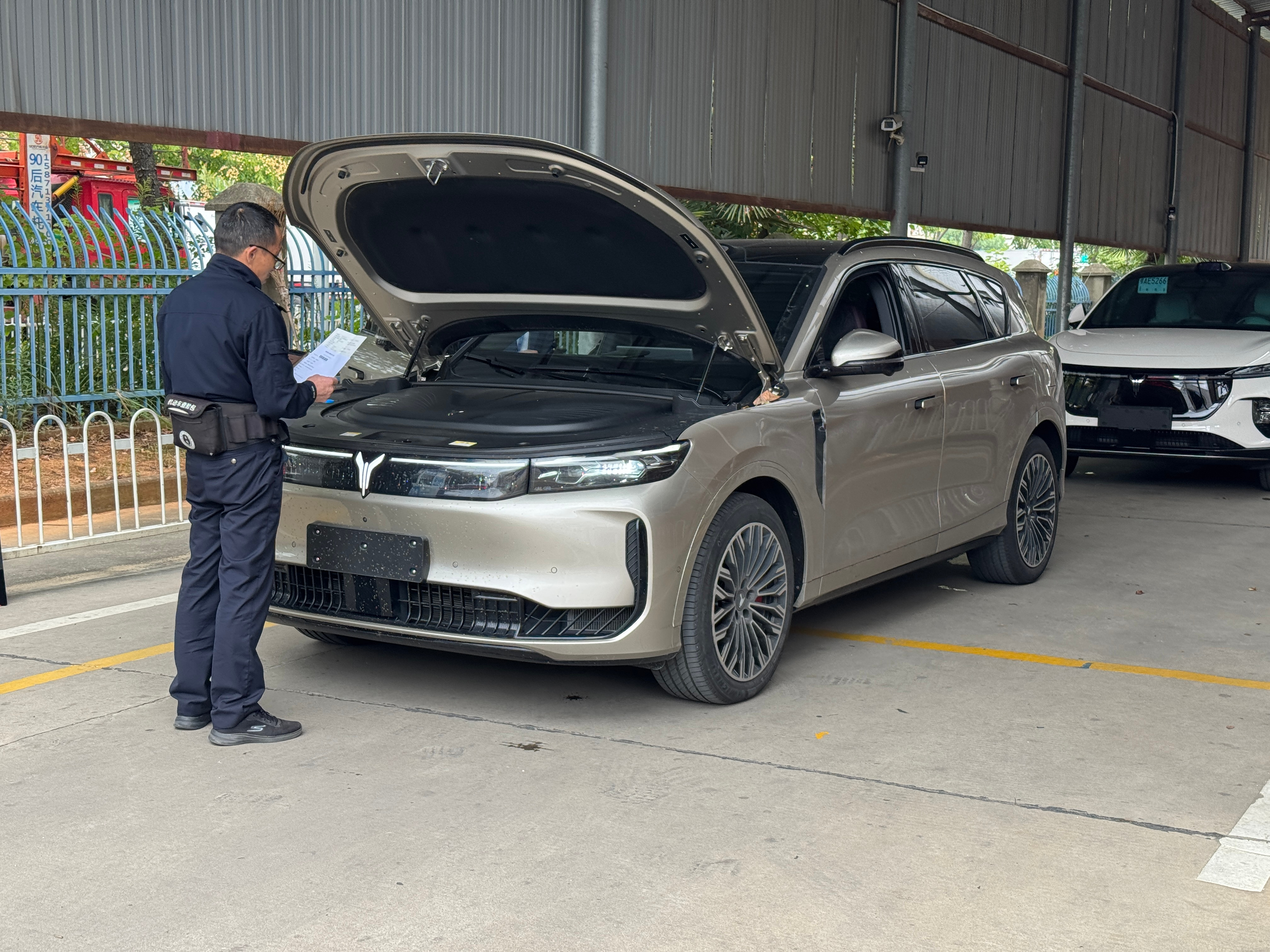 见过这么脏的新车上牌嘛…没时间洗车，在我手上从500km猛增已经到3500km了