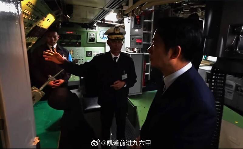 赖清德3月19日视察了伪台海军第256潜艇战队的旗鱼级潜艇目前伪台海军第256