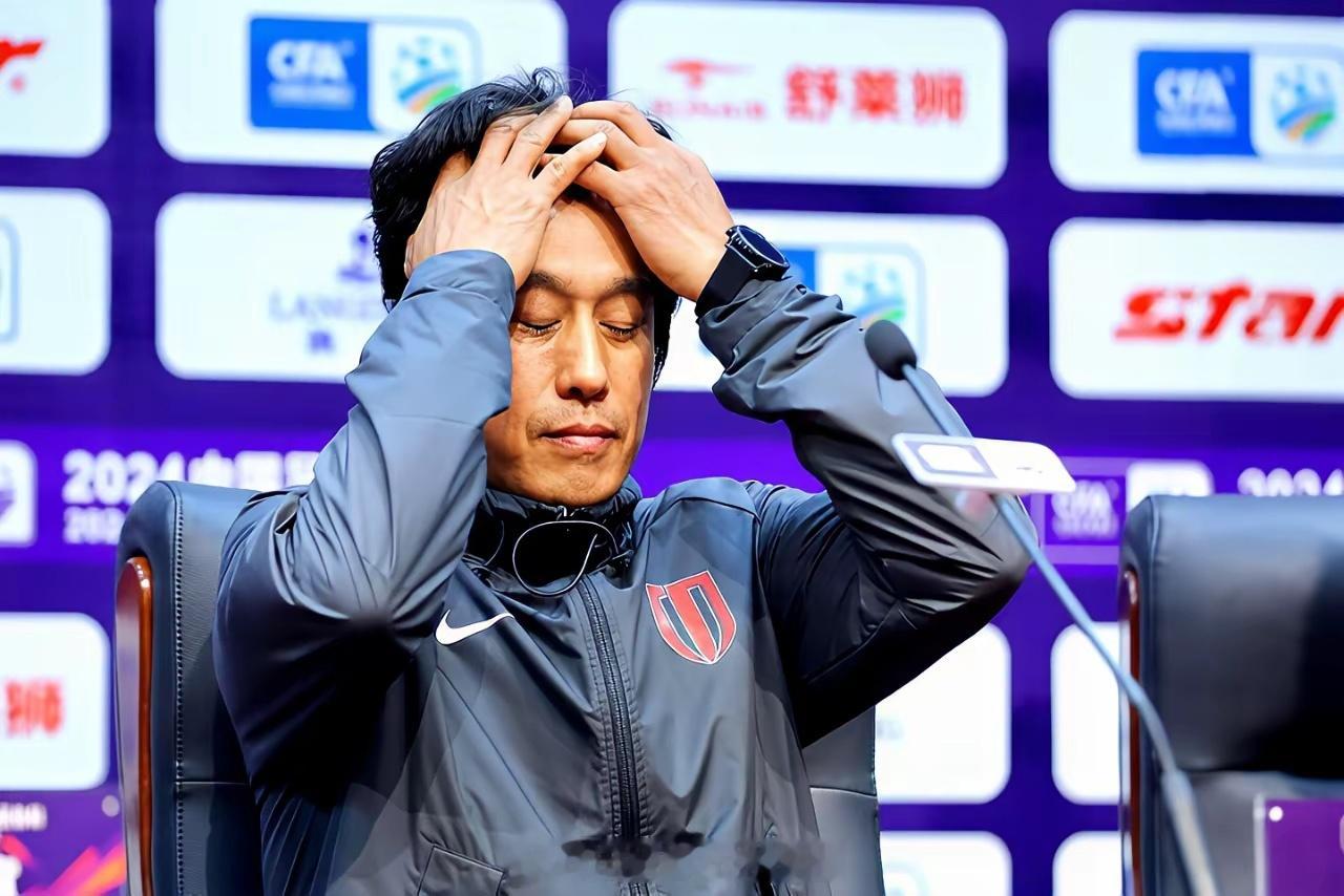 刺刀见红李平康爆料，徐正源直接飞回韩国了，这谈判桌算是彻底掀了。别听什么合同2年