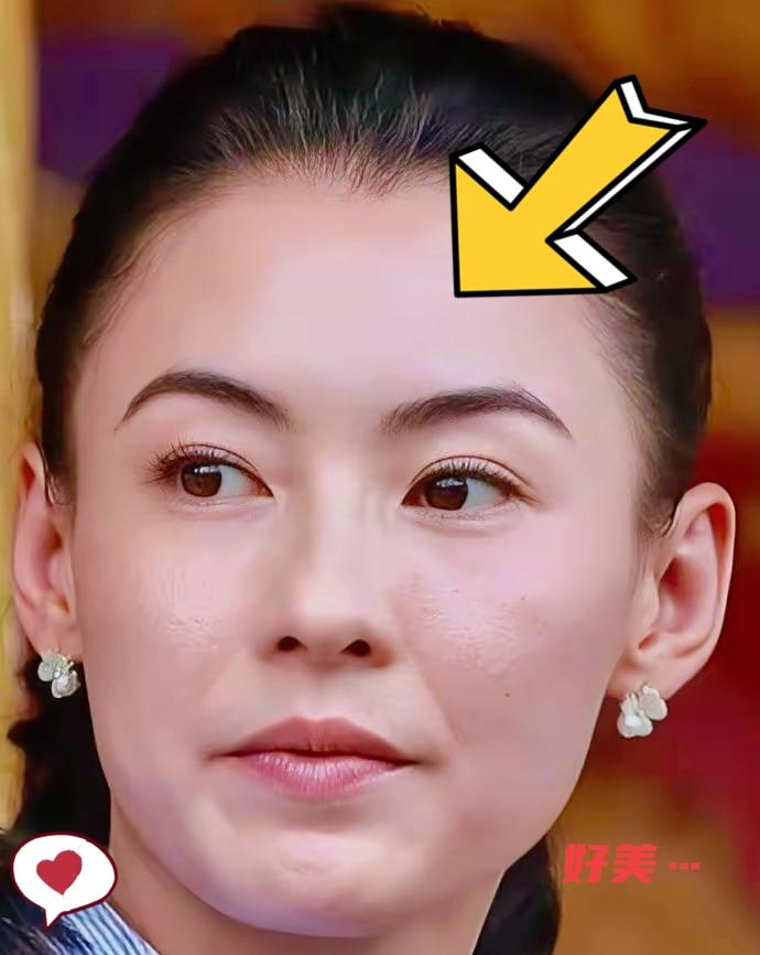 我给婆婆翻看张柏芝的照片，她突然说了一句话，我完全没想到…婆婆说：这个人