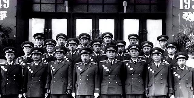 1979年,中央会议讨论出兵越南问题,会上,各将领态度有所不同,其中,叶剑英元帅