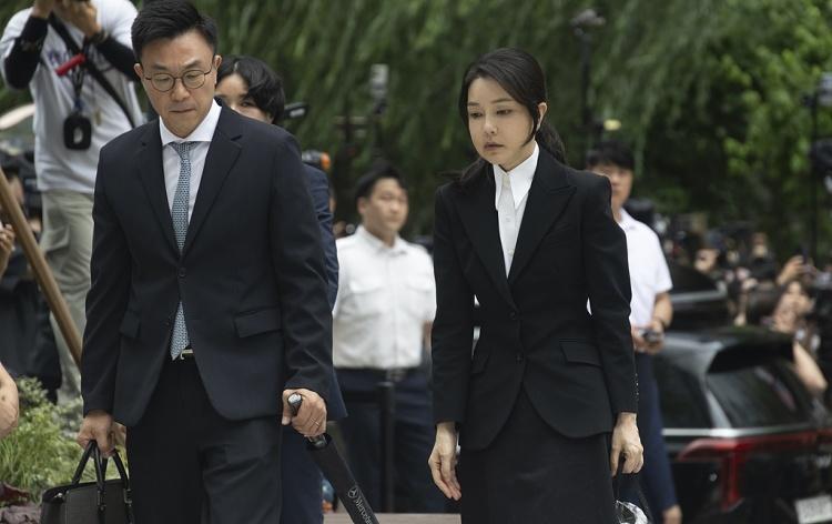 险避死刑！尹锡悦获10年量刑建议内乱罪成最终悬念12月26日，韩国独立检