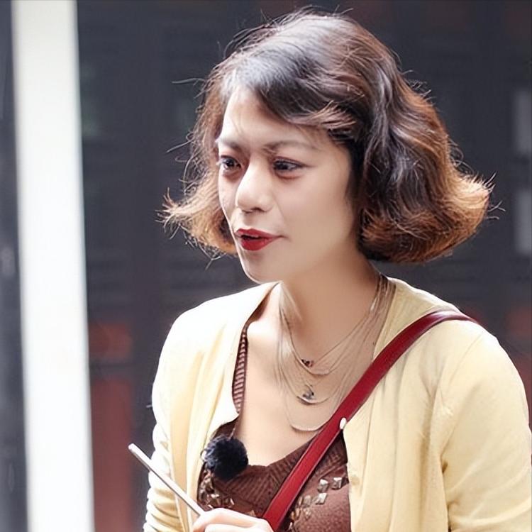 复旦大学陈果教授曾一针见血地说：“一个家庭最大的悲哀，不是贫穷，不是疾病，而是