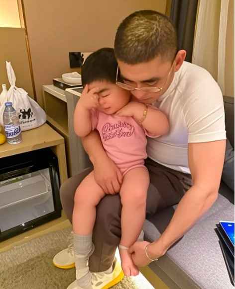 总听人说男人离婚后会过得很惨，可现实真的如此吗？看看这位朋友的经历，8年