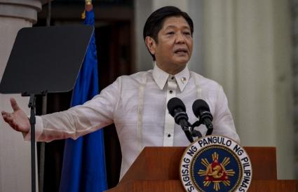 菲律宾开始跟我们喊话了，希望把之前的问题放一放，先谈在经济上的合作。 菲律宾