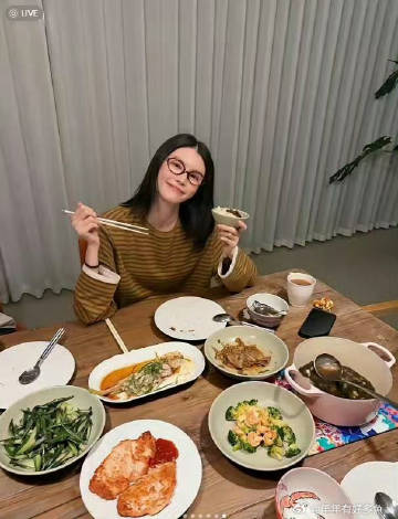 何穗晒出陈伟霆做的五菜一汤，有了老公生活就是幸福啊