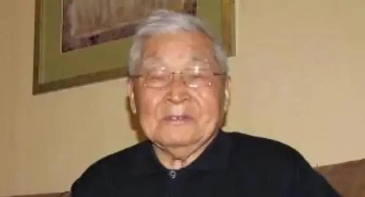 58岁，从市委书记调到市里当副书记。搁今天，你敢想？不是犯错误，也不是被调查