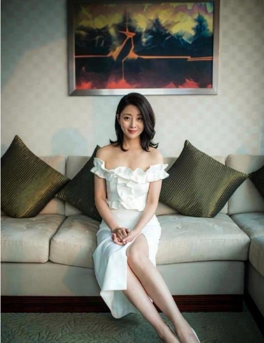 可相处之后她才察觉，孙东海心底始终放不下前任李小冉。没有拖泥带水，殷桃果断选择分