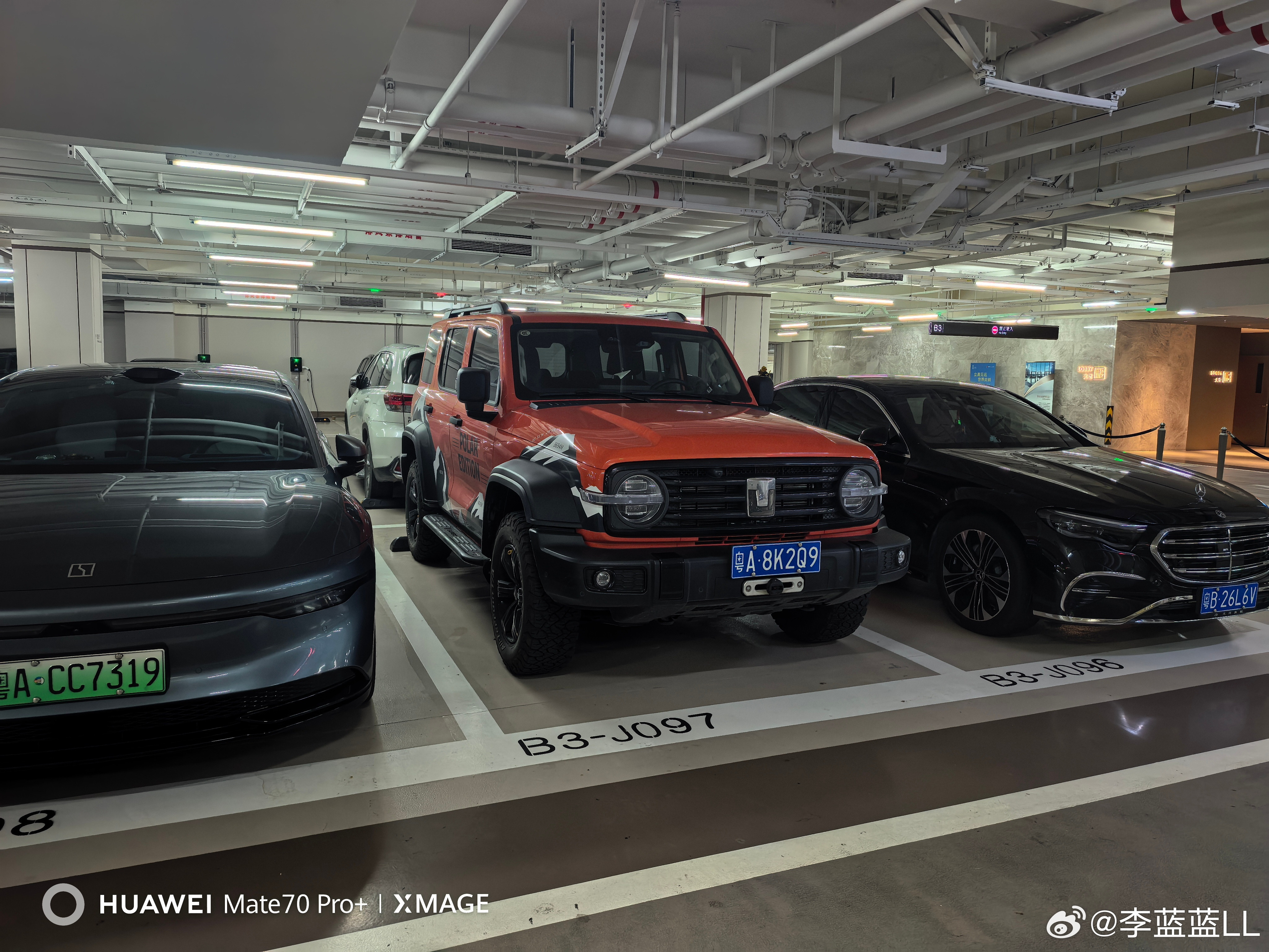 经常会被柴油坦克300笑得不行...前天不是刚加满油吗？当时特意拍了个照片(图2