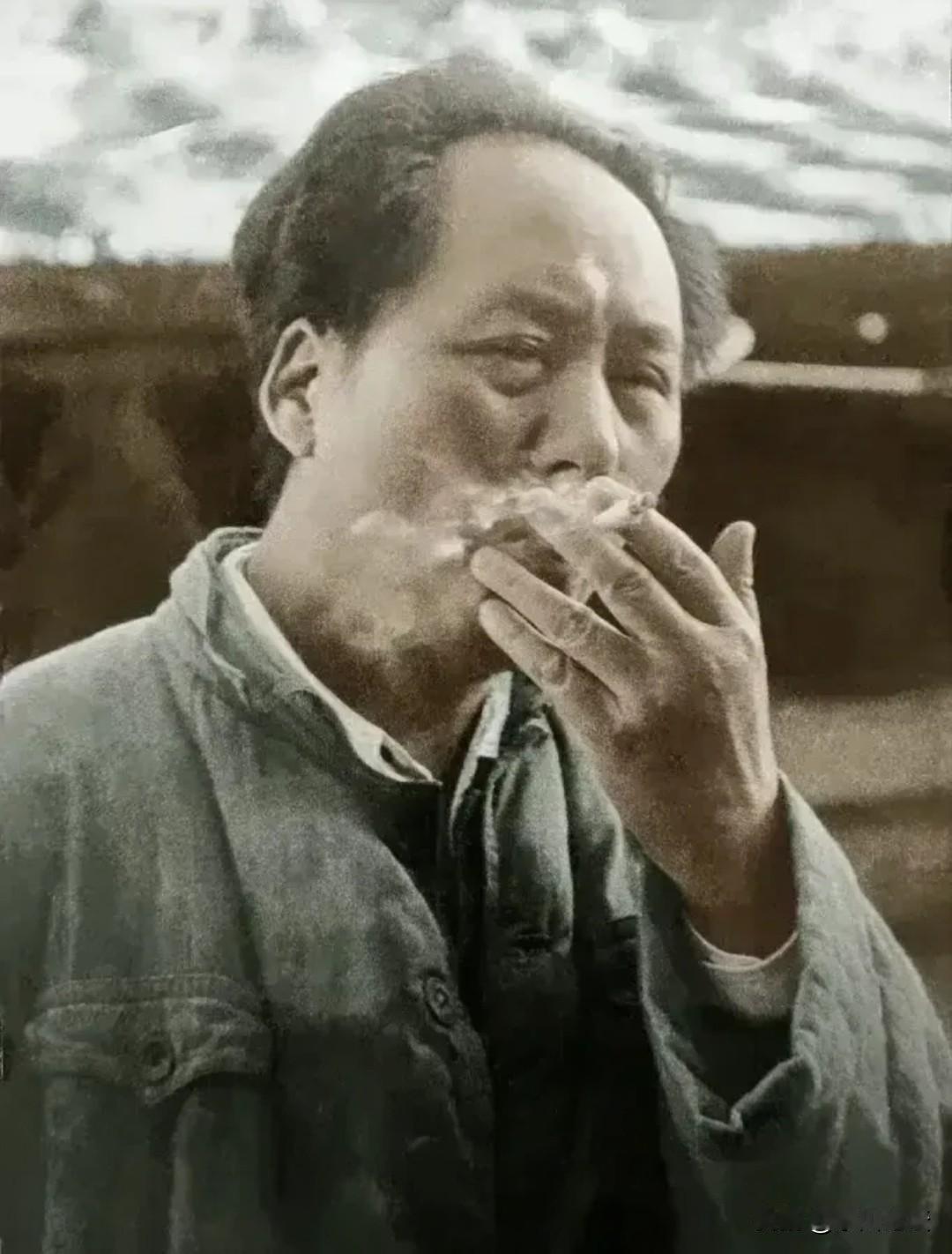 为啥大国小国之前都欺负中国？根子根本不是咱们国力弱到任人宰割，而是毛主席点透的那