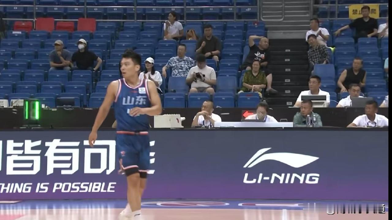 山东高速男篮7分优势战胜福建男篮，陈培东三分球五投四中，命中率很高啊！特别第三节