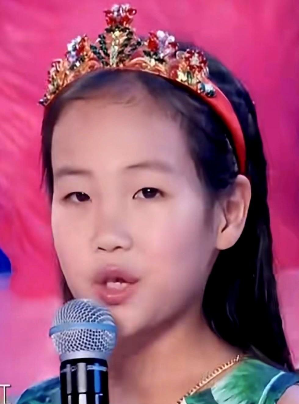 我一个单亲带娃的朋友说：现在最难的不是怎么走出伤痛，也不是考虑以后一人怎么过日子