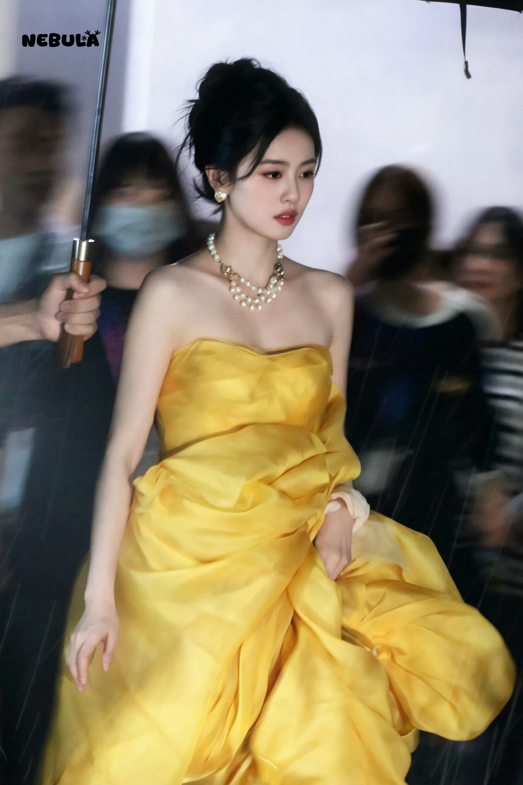 可以和晕呐公主一起去荼靡之夜吗👸💛白鹿黄色抹胸公主裙​​​