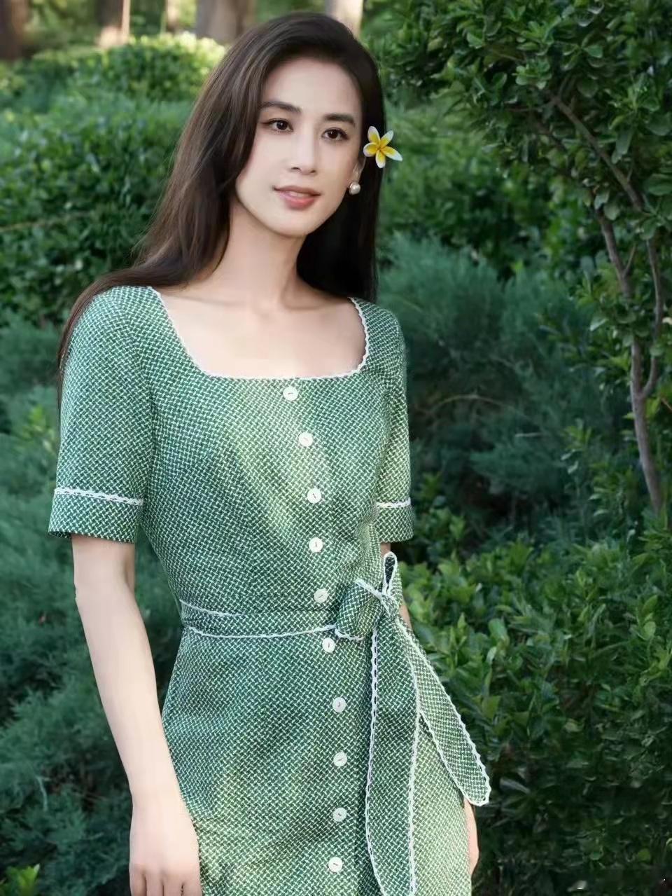 黄圣依晒近照，与杨子分开后，状态越来越少女了！​​​
