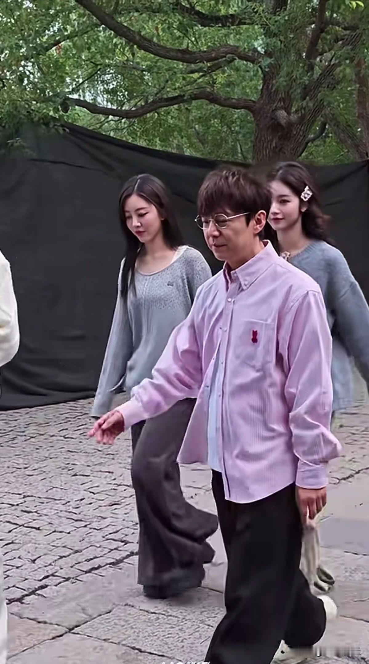 当年的不老男神也已经五十多岁了，虽然早已功成名就，财富自由，可惜如今依旧孑然