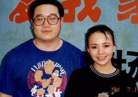 宋丹丹曾说过前夫英达和自己离婚，又再结婚，全部在一个月内火速完。她真正了解英达，