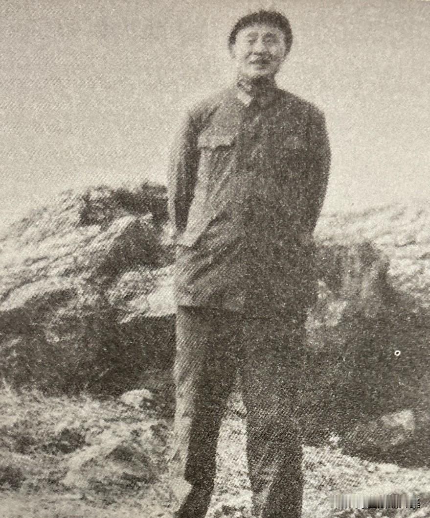 1980年11月，66岁的中国人民解放军工程兵副司令员胡奇才回到了他阔别多年的故