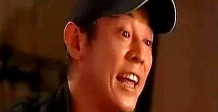 李连杰：“我敢拍着胸脯说，我从来没有做过一件对不起中华民族的事”。主持人