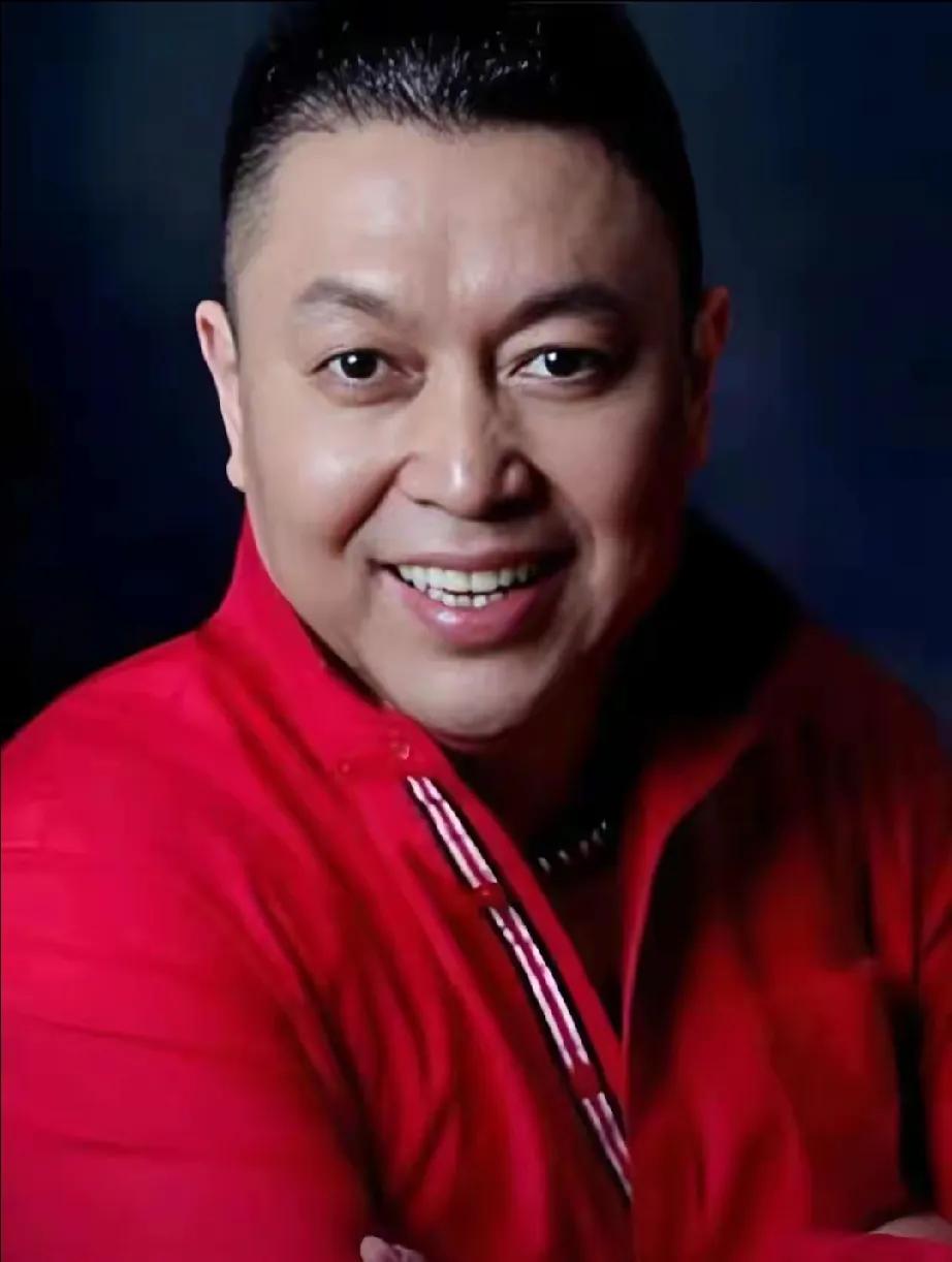 家长们别再盲目追捧重点班啦！如今，让孩子进重点班、考名牌校成了不少家长的执念，可