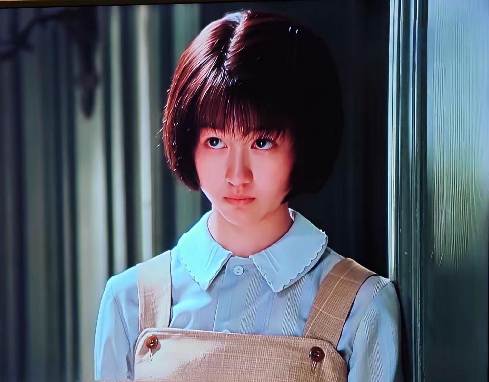追剧《沉默的荣耀》吴石的女儿学成看了真的让人反感，长得不养眼就不说了，整天就像父