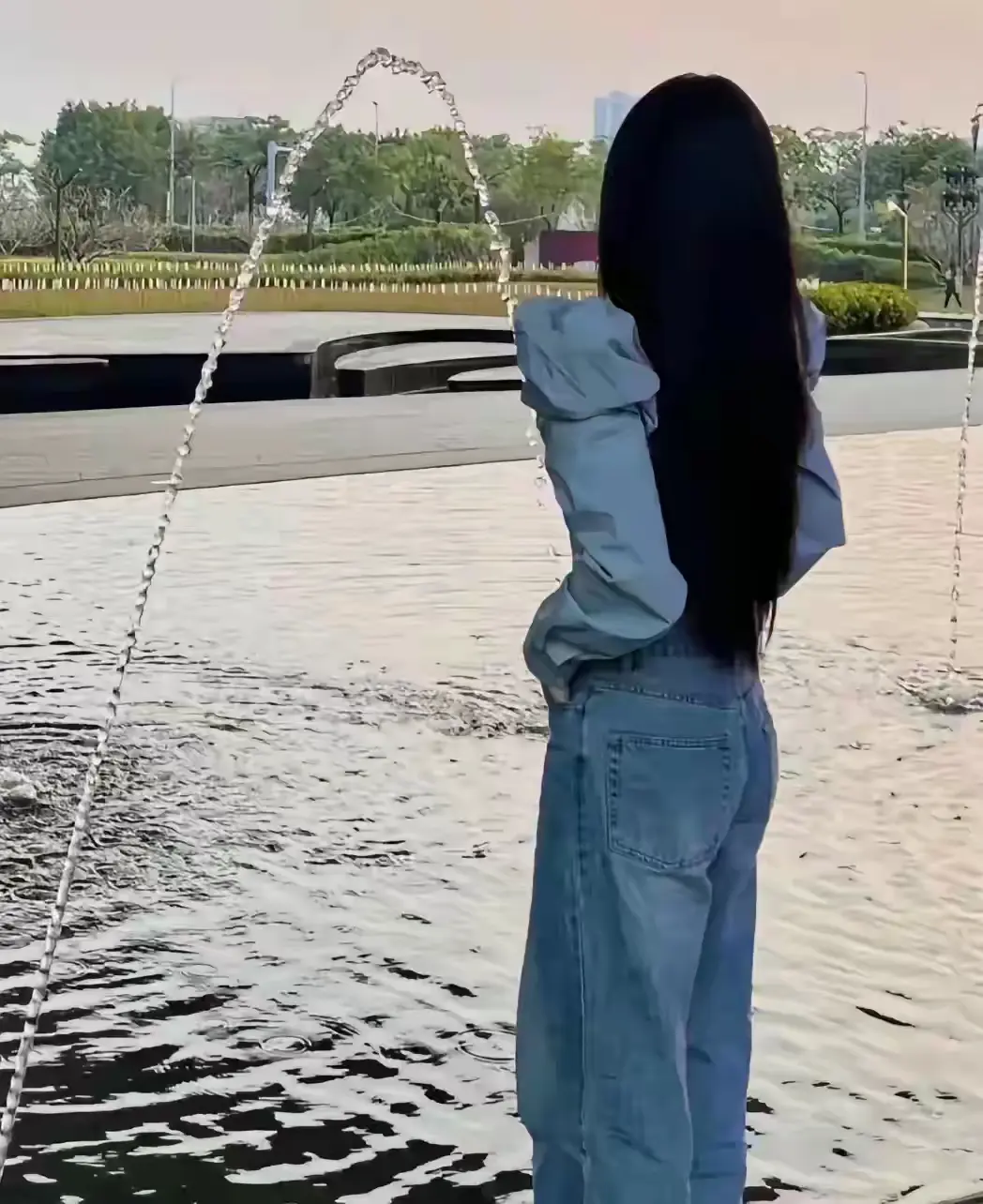 给闺蜜拍完照，她一个月没有理我