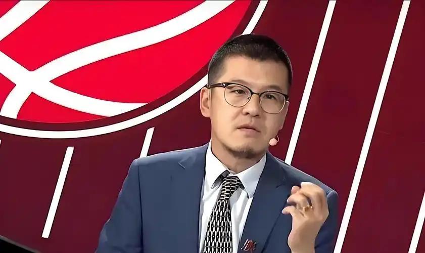 76人真那么需要詹姆斯吗？杨毅说了句大实话：人家锋线已经换了杰伦·布朗，后卫马克