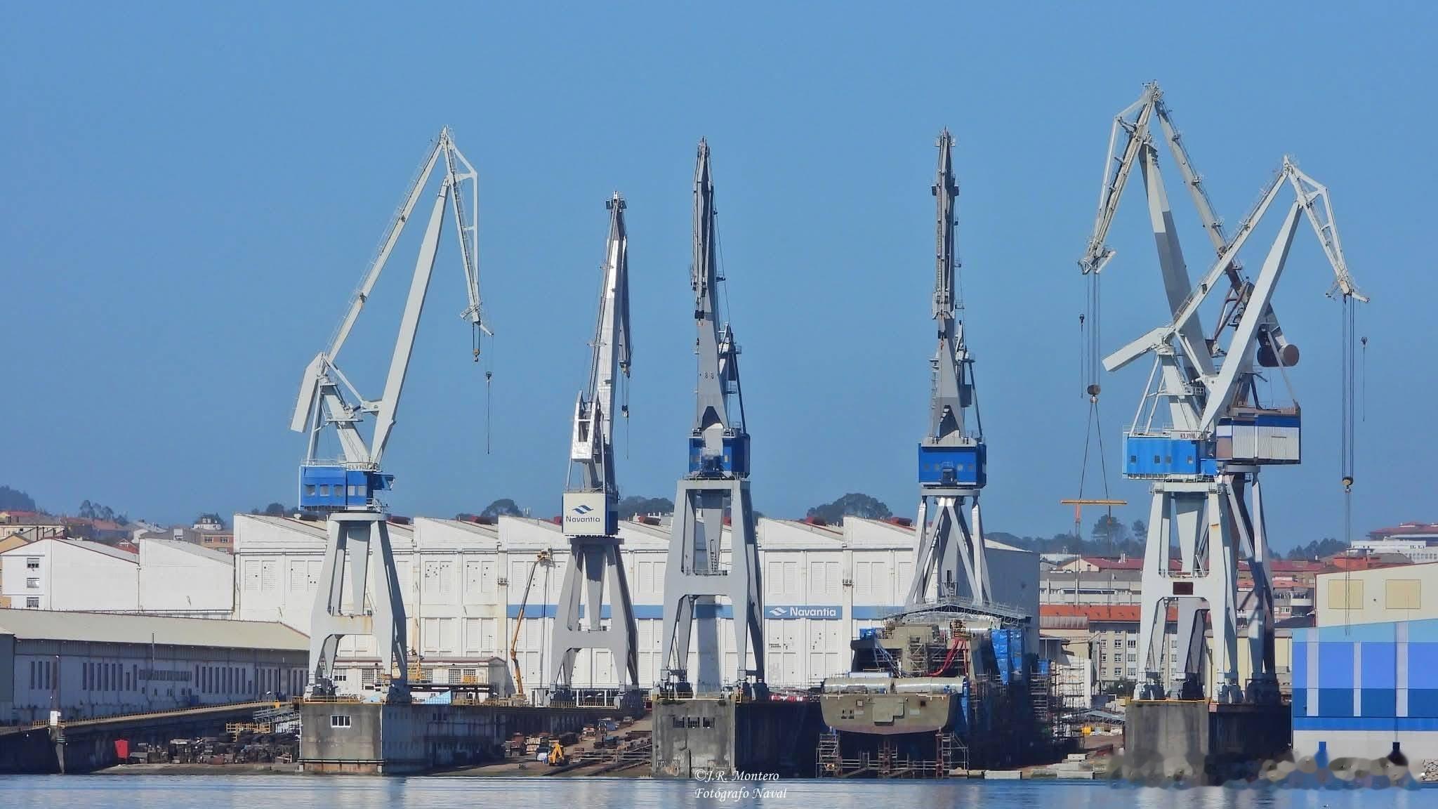 西班牙海军新锐的F110级导弹护卫舰伯尼法兹号（图一）正在舾装，二号舰罗杰德