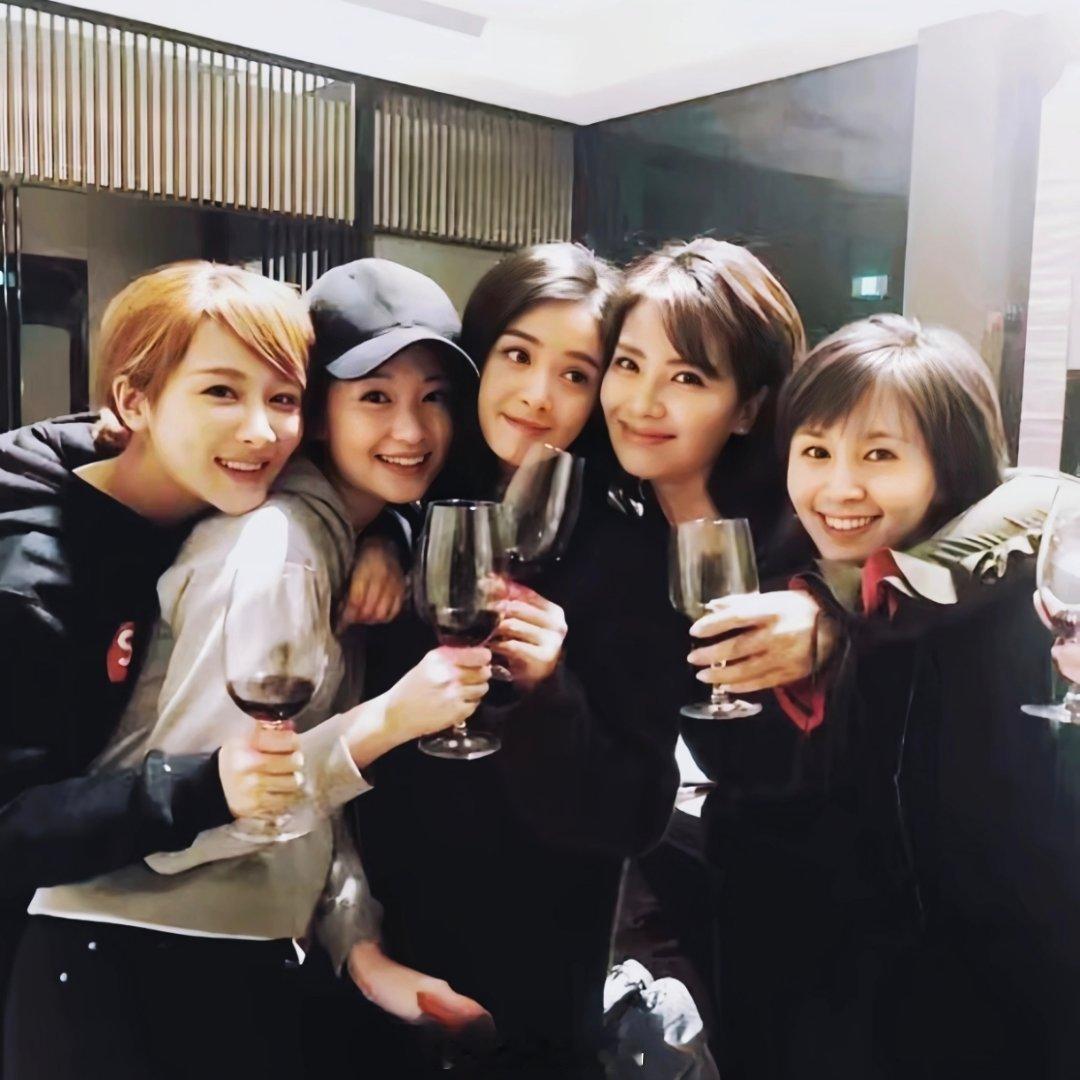 当年的欢乐颂五美，一晃多少年过去了​​​